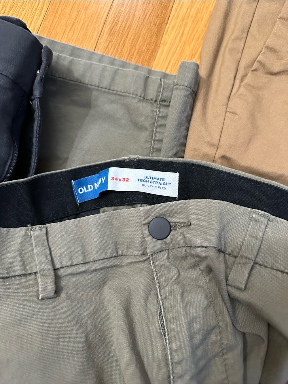 Bundle of 4 Old Navy Men's Ultimate Tech Slim Pants 34X32 - Picture 2 of 6
